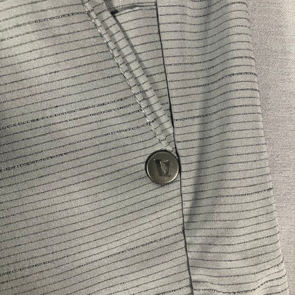 Vuori Mens Shorts Size Large Light Gray Pinstripe Performance Stretch Athleisure - Picture 4 of 10